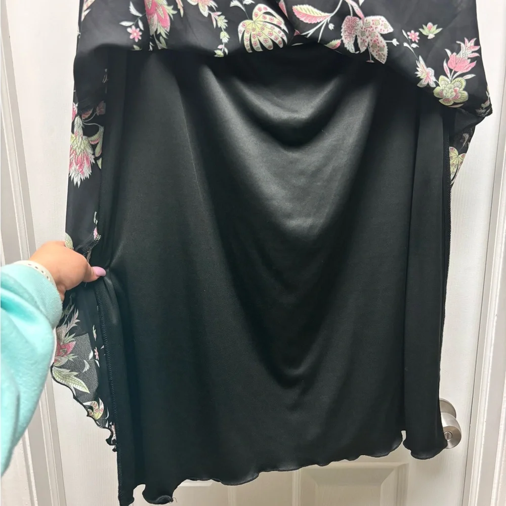 Dressbarn Woman Black Floral Midi Skirt – Size 16W - Picture 6 of 15